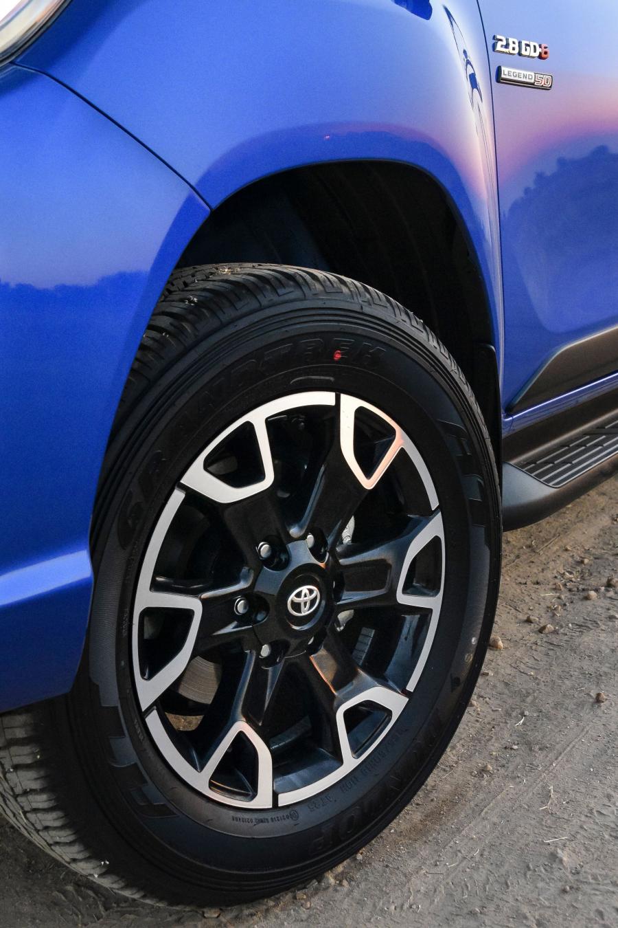 Колеса Toyota Hilux Legende 50 Double Cab 2019 года  (ZA) (фото 11 из 43)